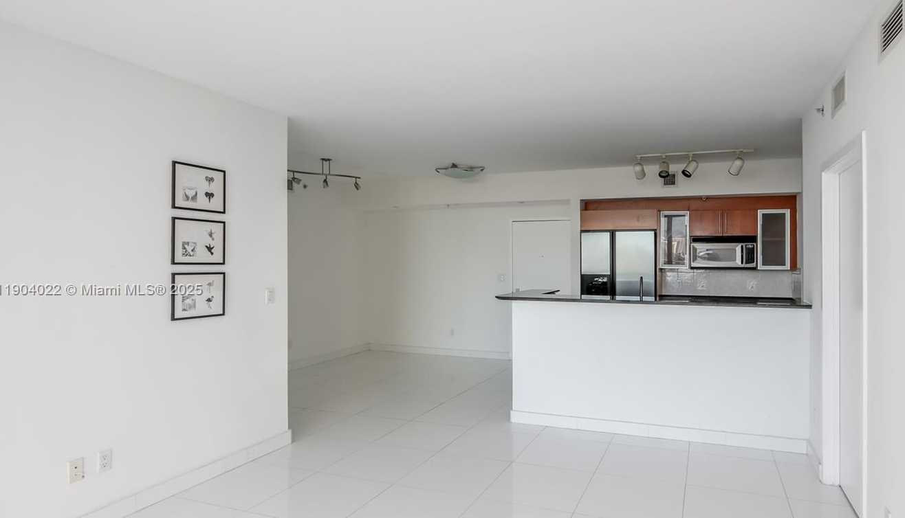 Small Image of 325 SOUTH BISCAYNE BLVD #1722, Miami Number 13