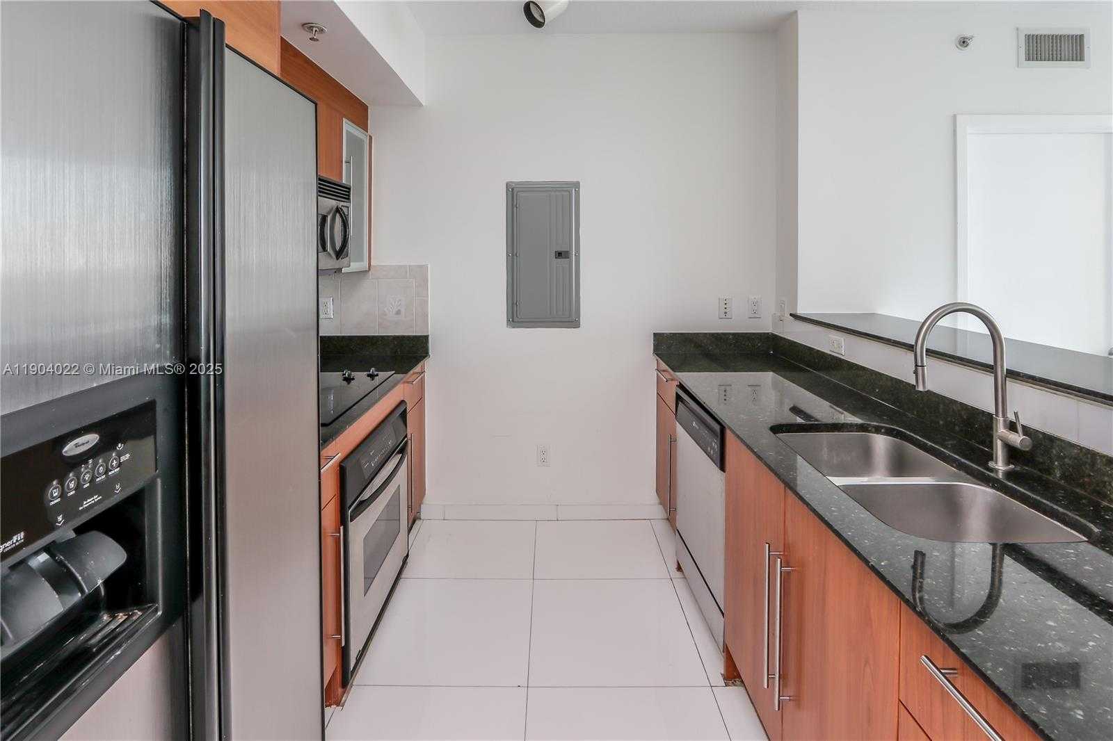 Small Image of 325 SOUTH BISCAYNE BLVD #1722, Miami Number 16