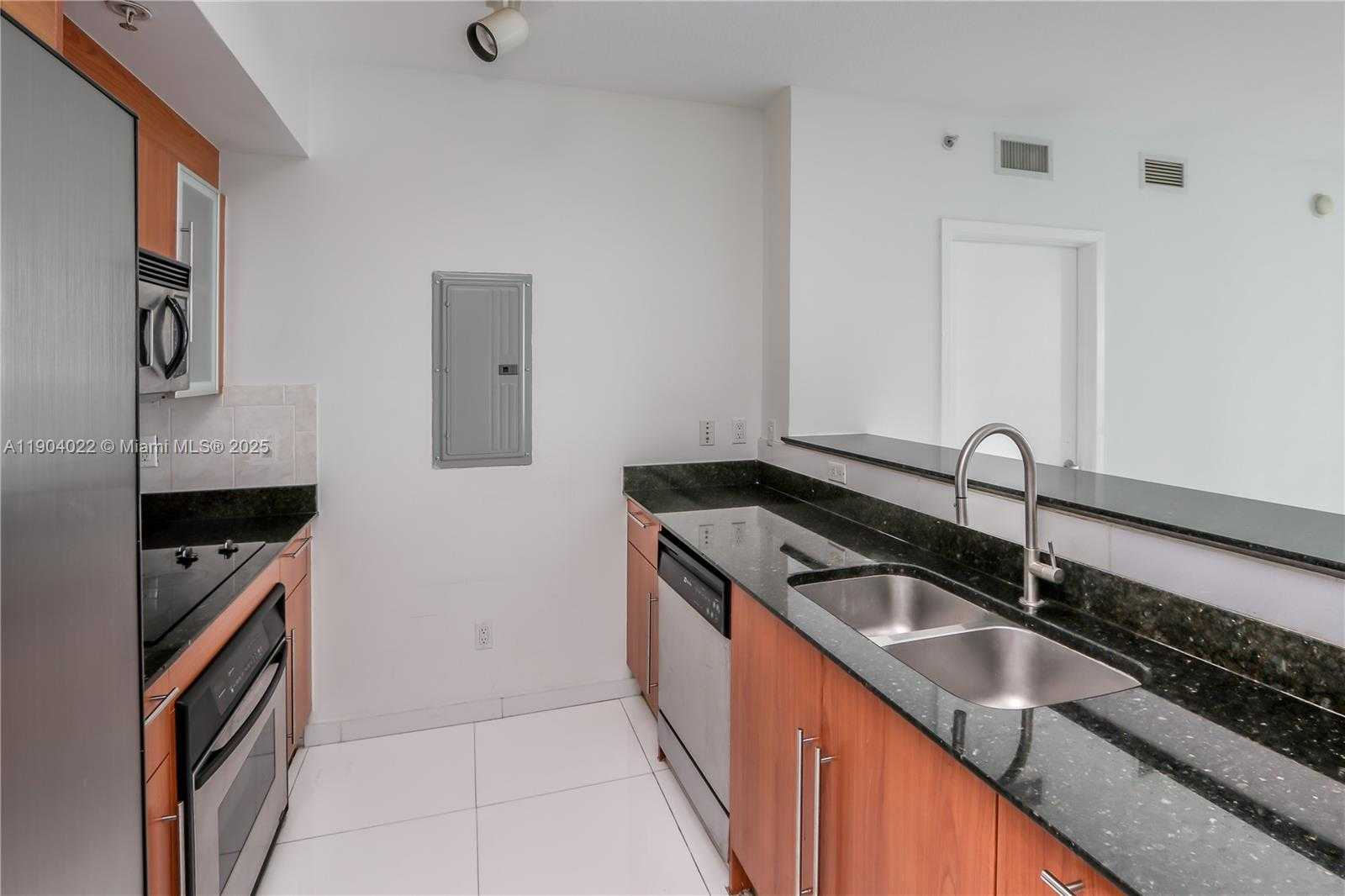 Small Image of 325 SOUTH BISCAYNE BLVD #1722, Miami Number 18