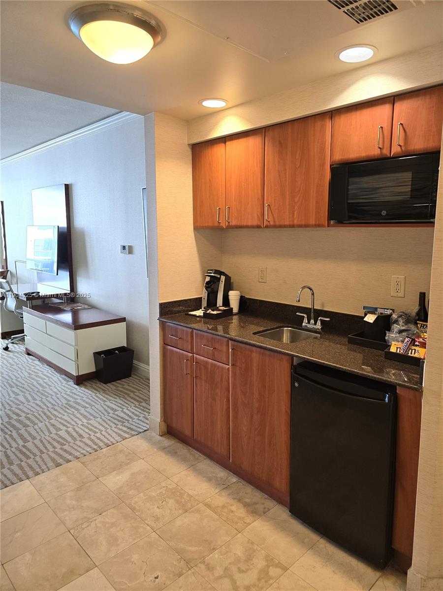 Small Image of 18001 COLLINS AVE #1608, Sunny Isles Beach Number 7