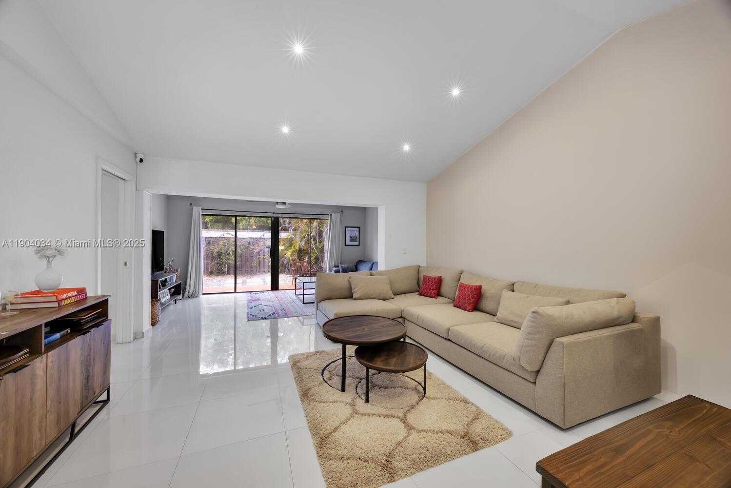 Small Image of 8596 SOUTH WEST 115TH PL, Miami Number 13