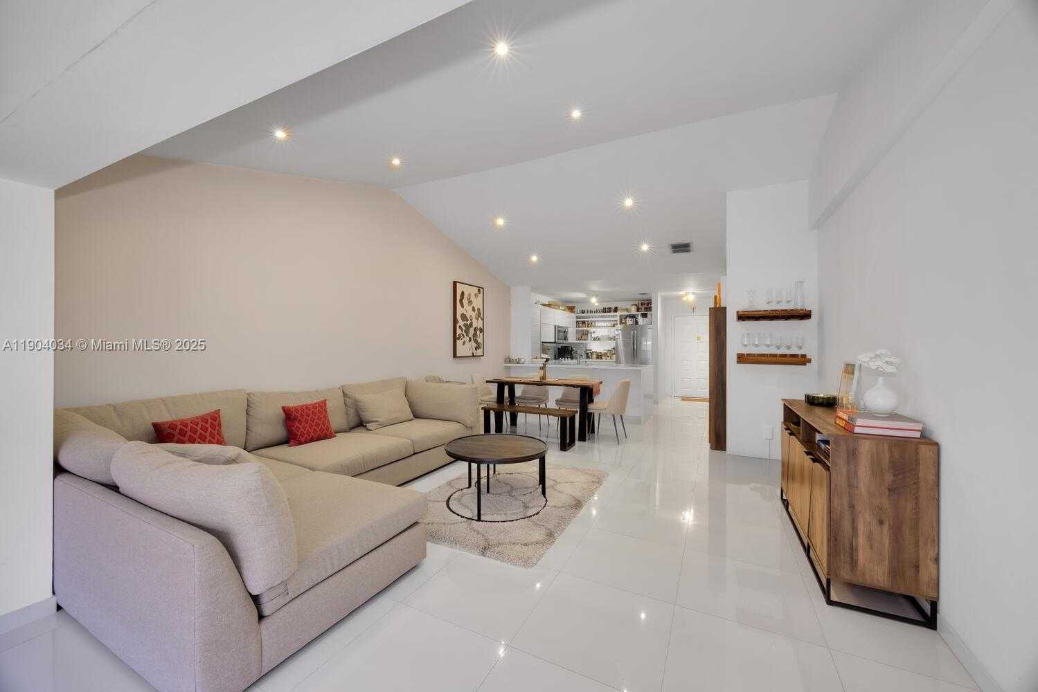 Small Image of 8596 SOUTH WEST 115TH PL, Miami Number 15