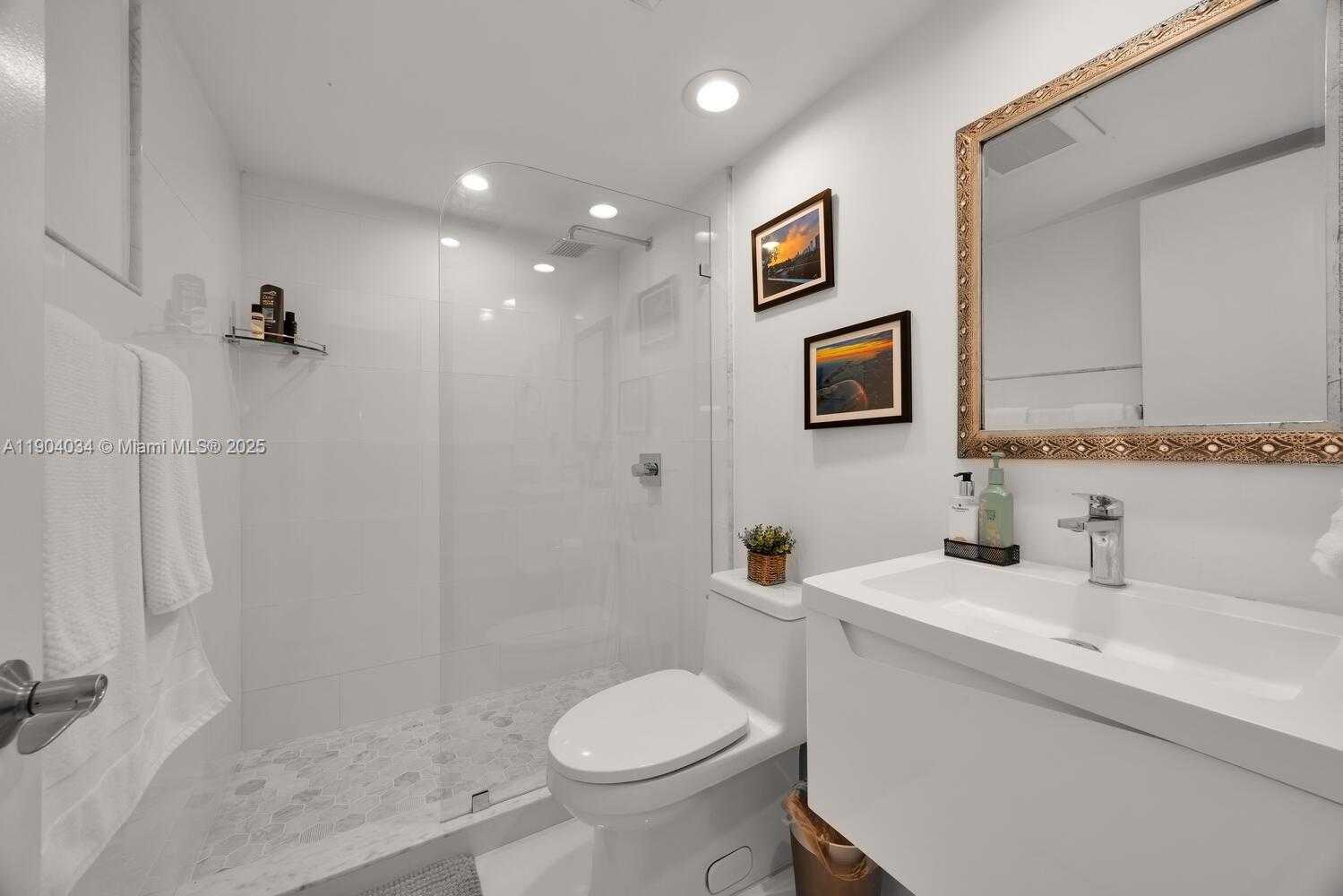 Small Image of 8596 SOUTH WEST 115TH PL, Miami Number 28