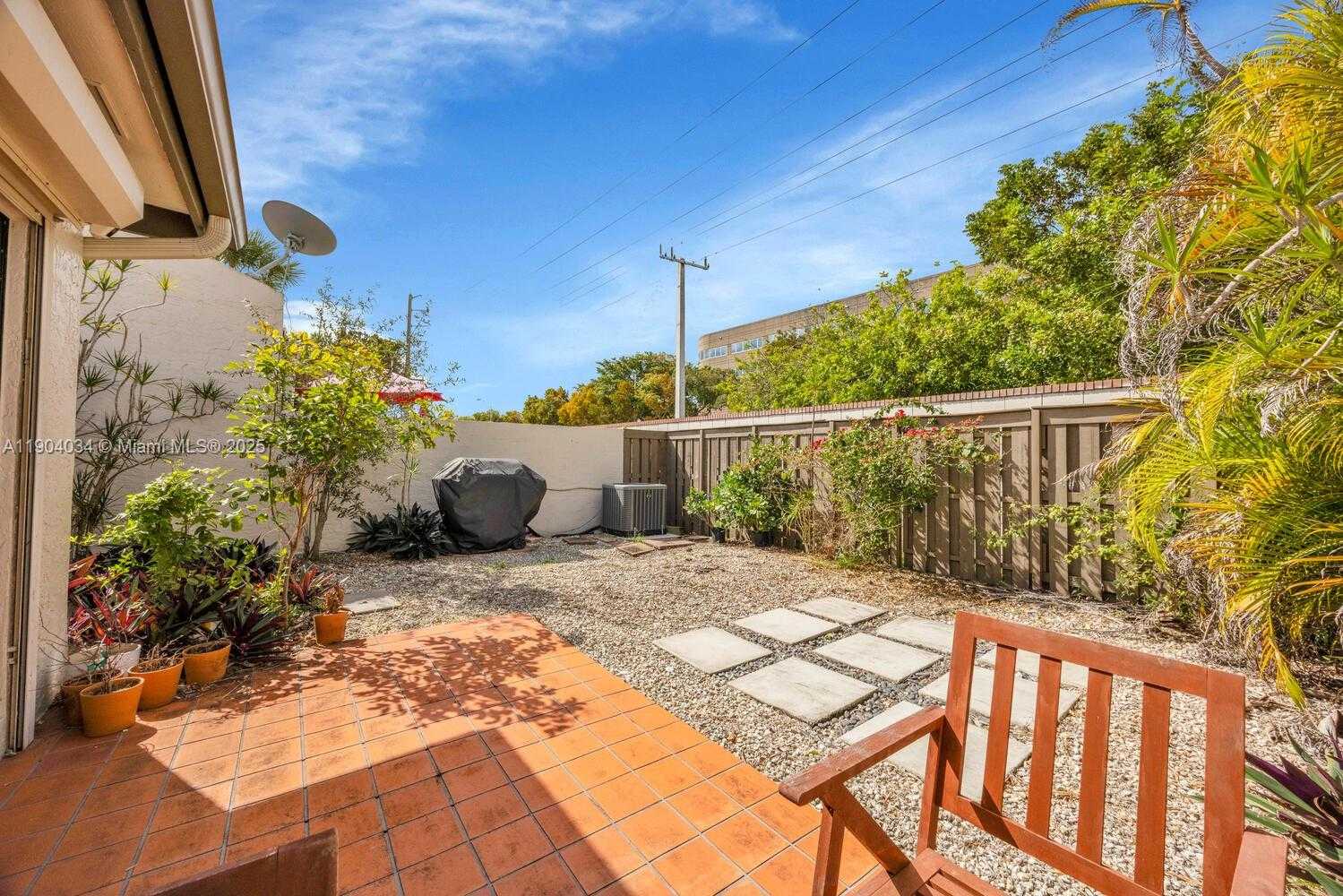 Small Image of 8596 SOUTH WEST 115TH PL, Miami Number 33