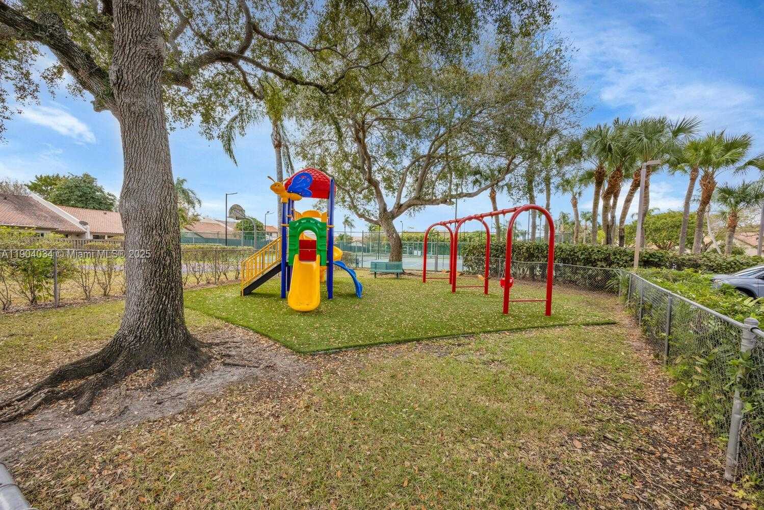 Small Image of 8596 SOUTH WEST 115TH PL, Miami Number 38