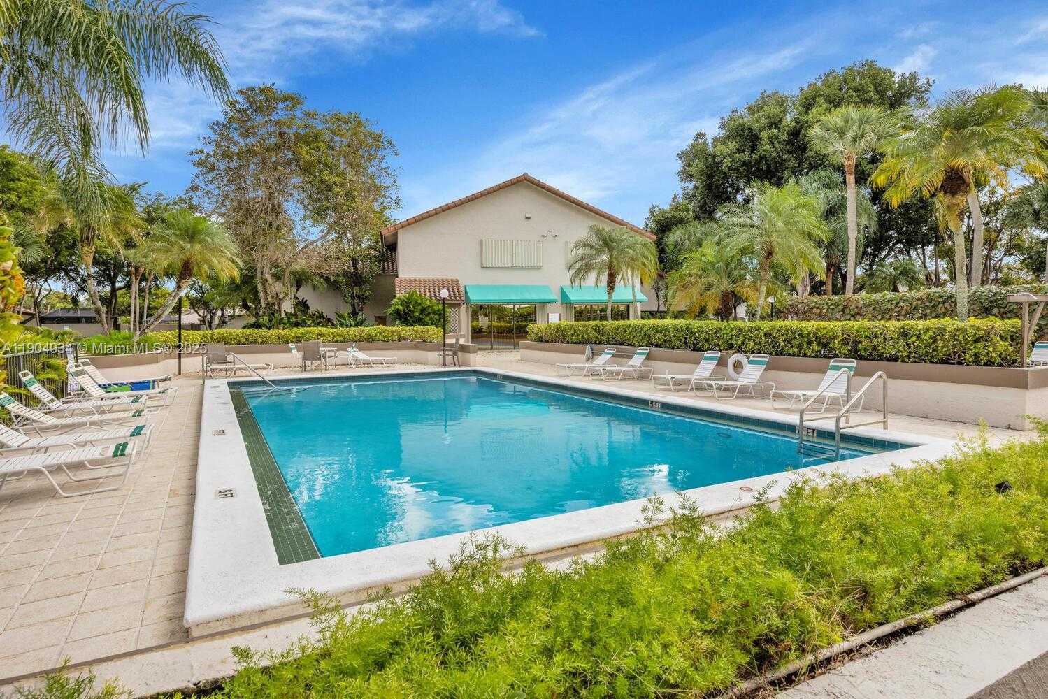 Small Image of 8596 SOUTH WEST 115TH PL, Miami Number 39