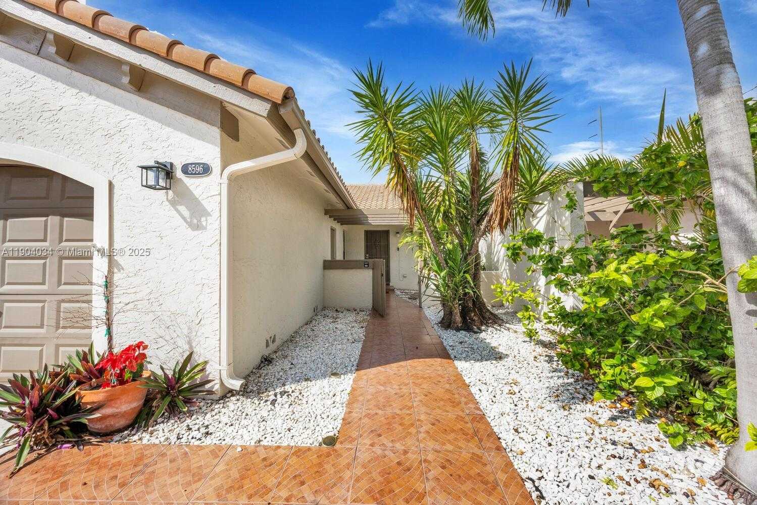 Small Image of 8596 SOUTH WEST 115TH PL, Miami Number 4