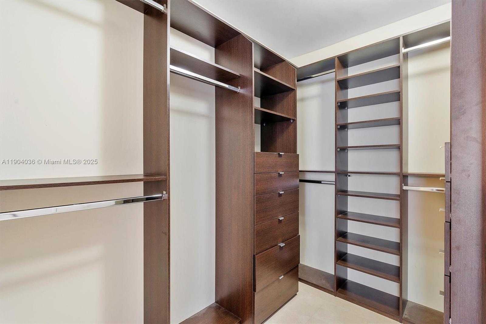 Small Image of 231 174TH ST #1120, Sunny Isles Beach Number 25