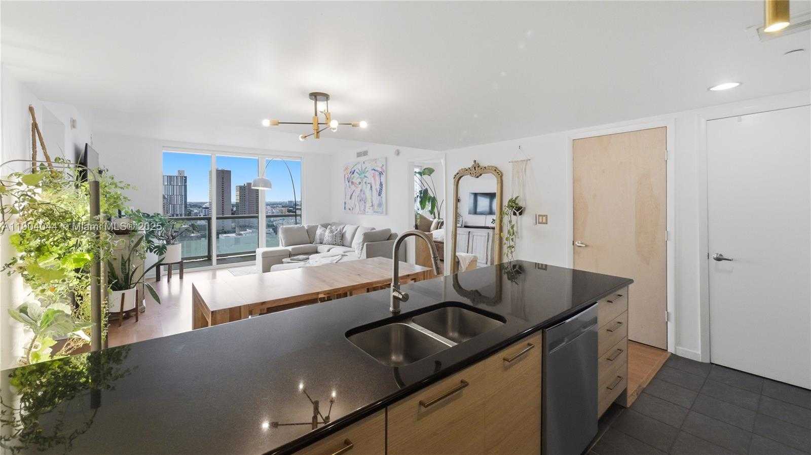 Small Image of 50 BISCAYNE BLVD #2911, Miami Number 11