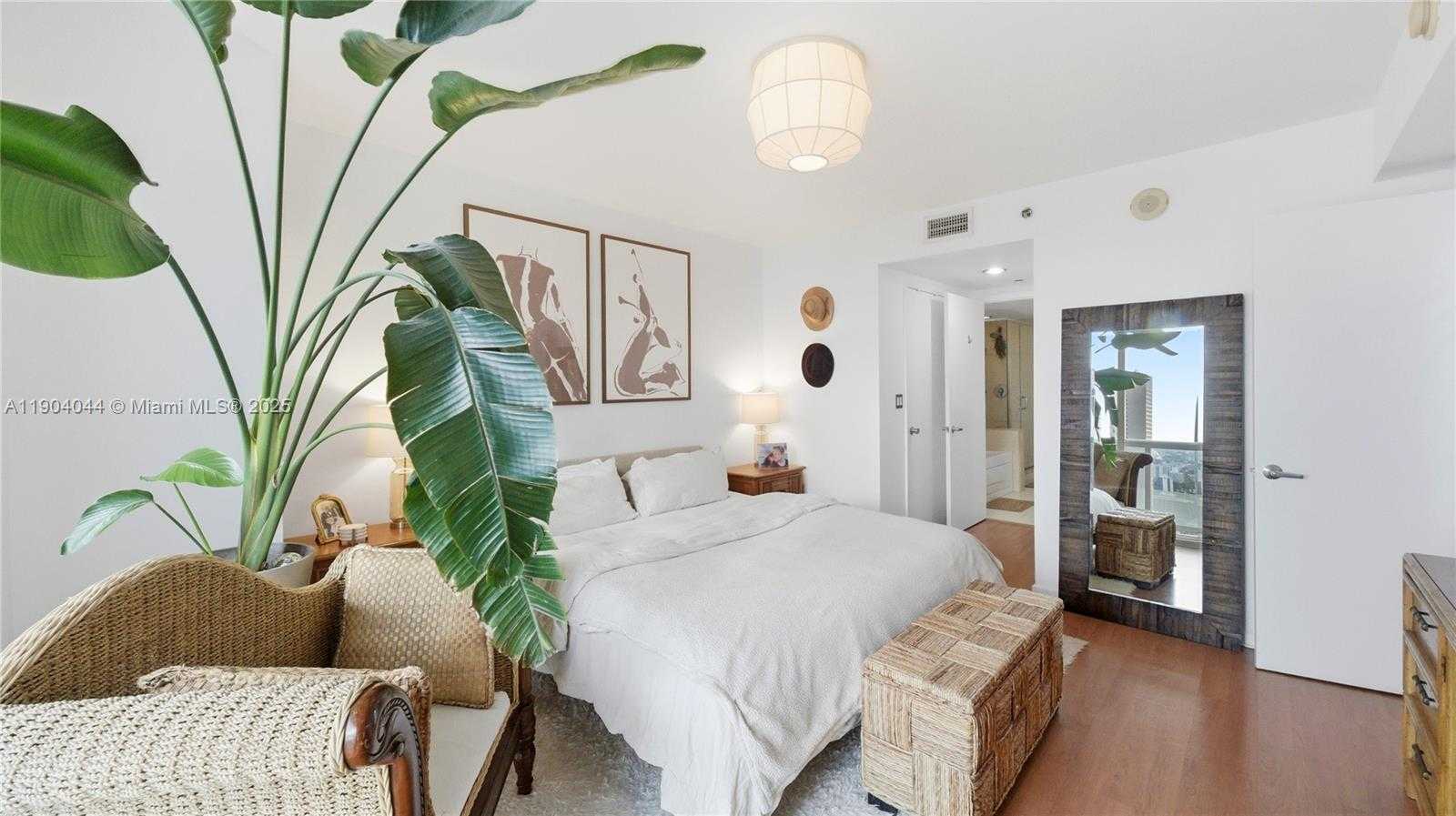 Small Image of 50 BISCAYNE BLVD #2911, Miami Number 14