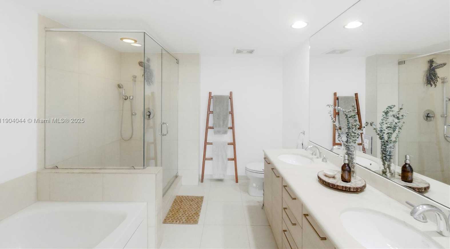 Small Image of 50 BISCAYNE BLVD #2911, Miami Number 16