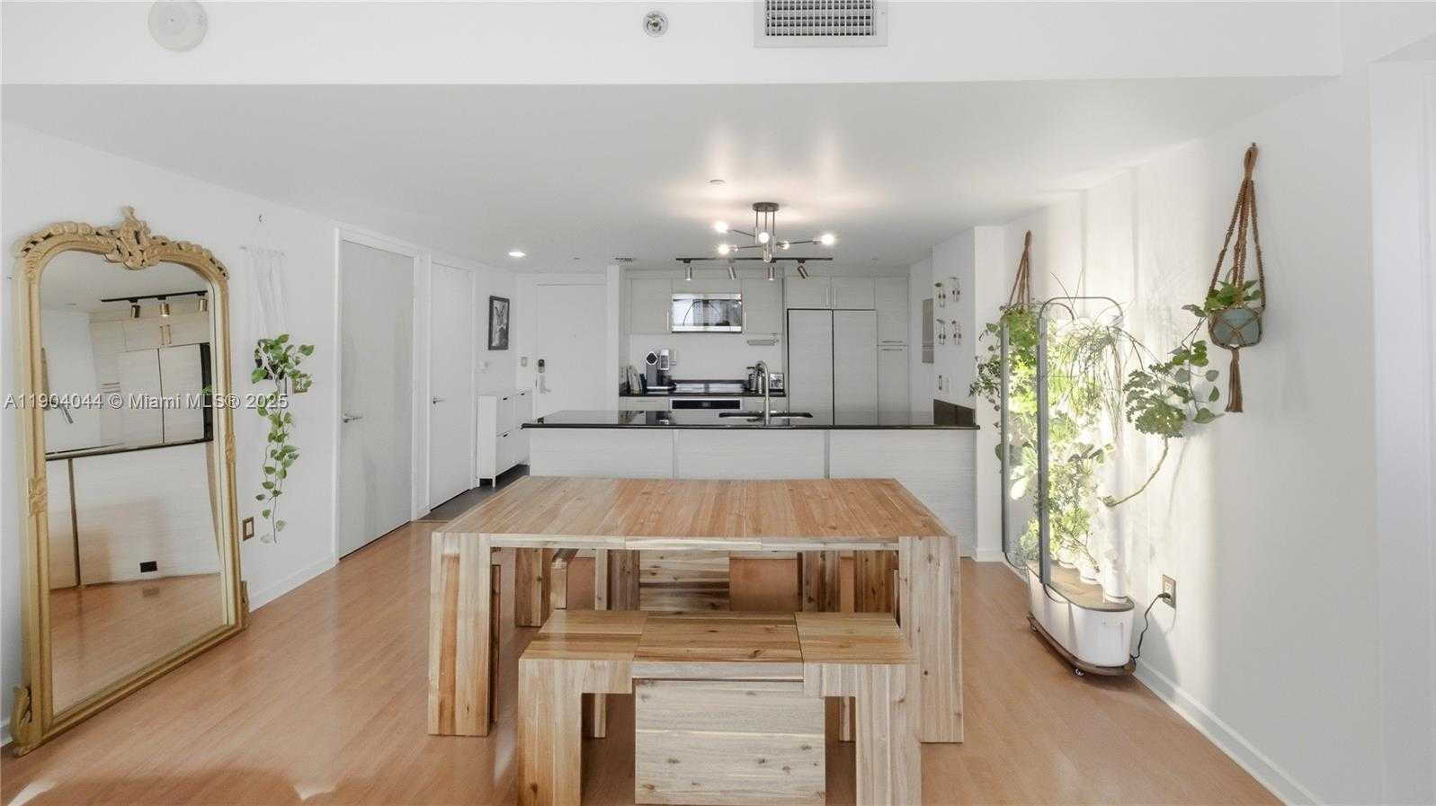 Small Image of 50 BISCAYNE BLVD #2911, Miami Number 2