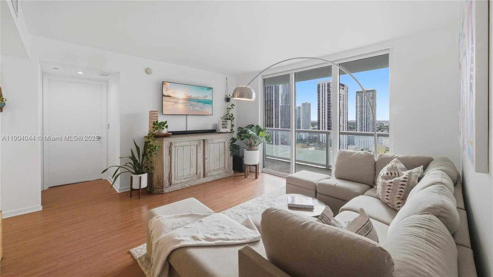 Small Image of 50 BISCAYNE BLVD #2911, Miami Number 5