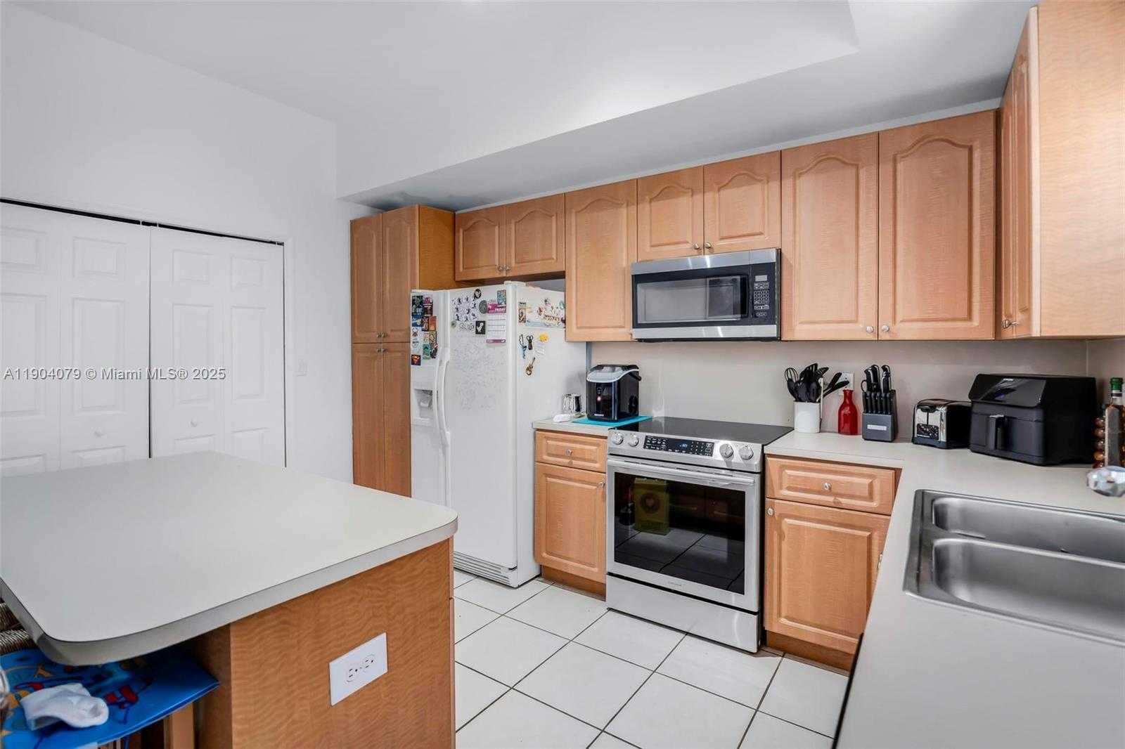 Small Image of 22232 SOUTH WEST 88TH PATH, Cutler Bay Number 17