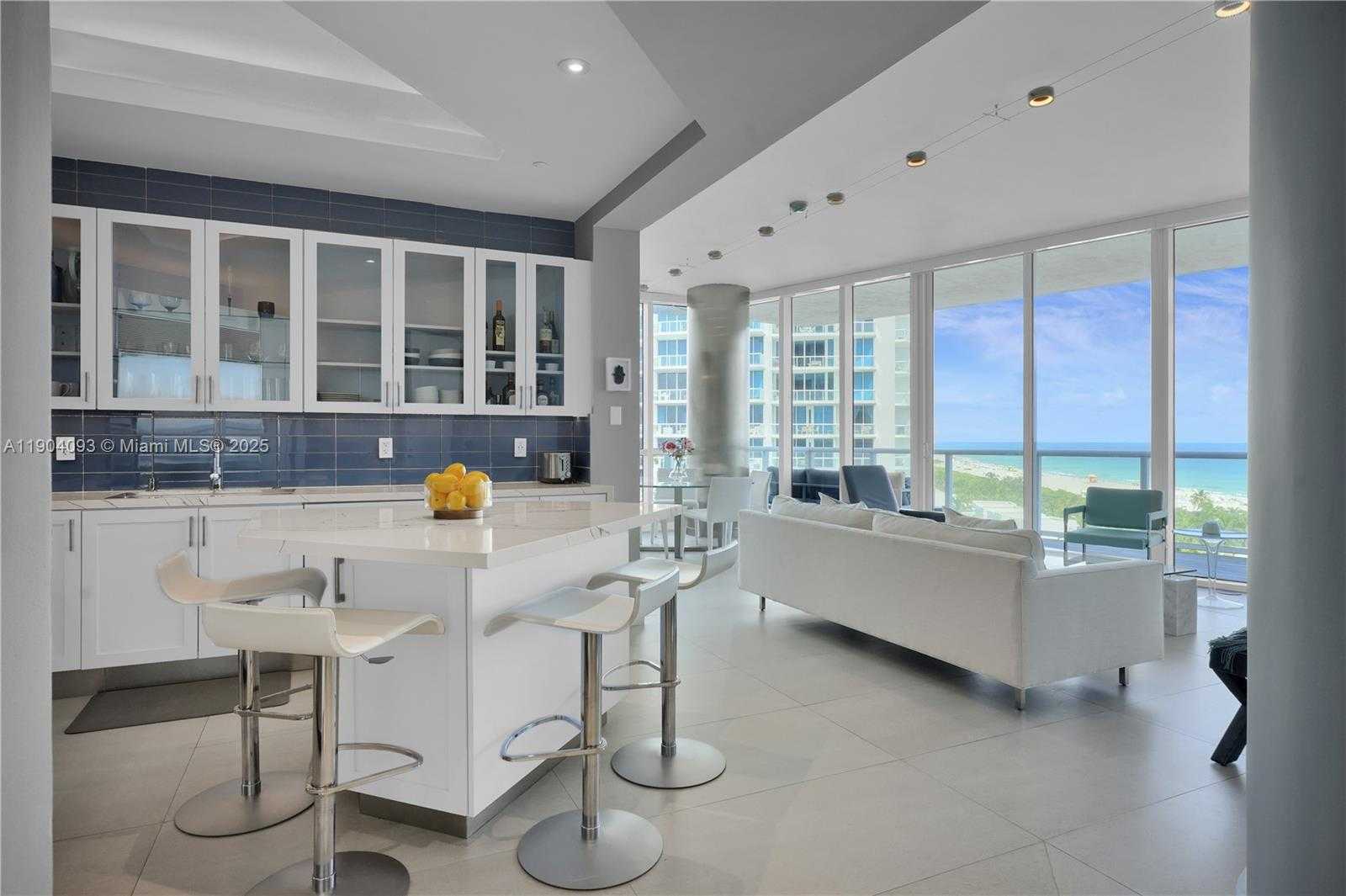 Small Image of 100 SOUTH POINTE DR #909, Miami Beach Number 10