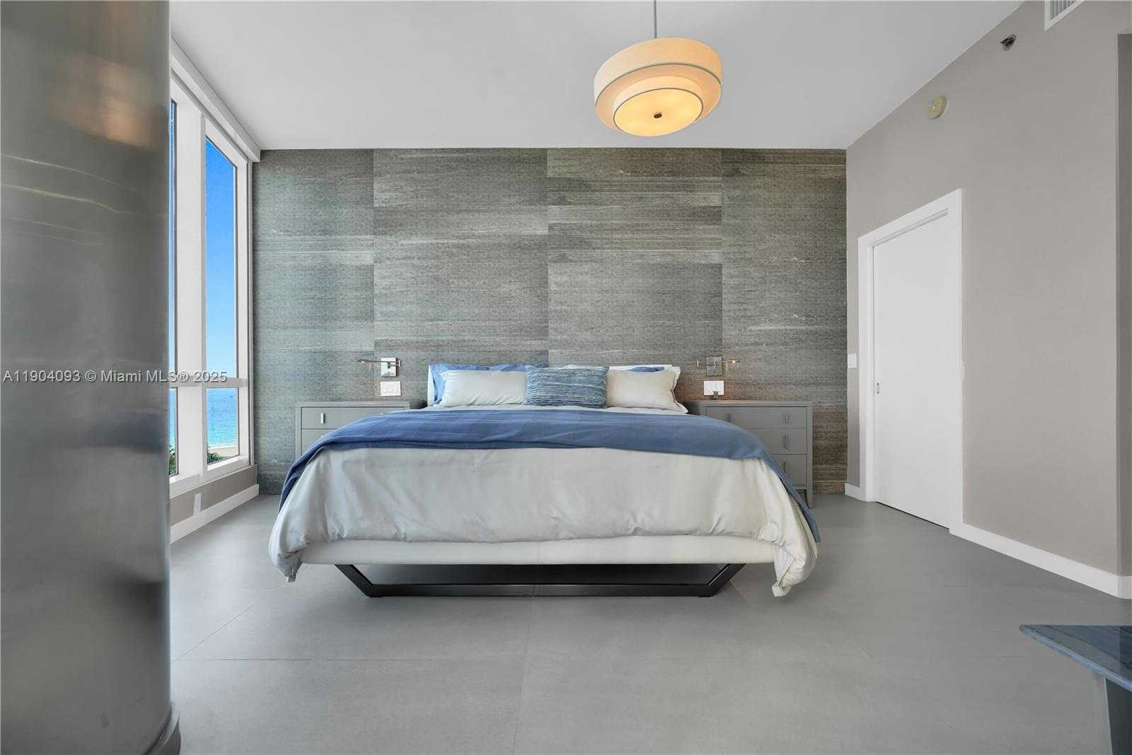 Small Image of 100 SOUTH POINTE DR #909, Miami Beach Number 17