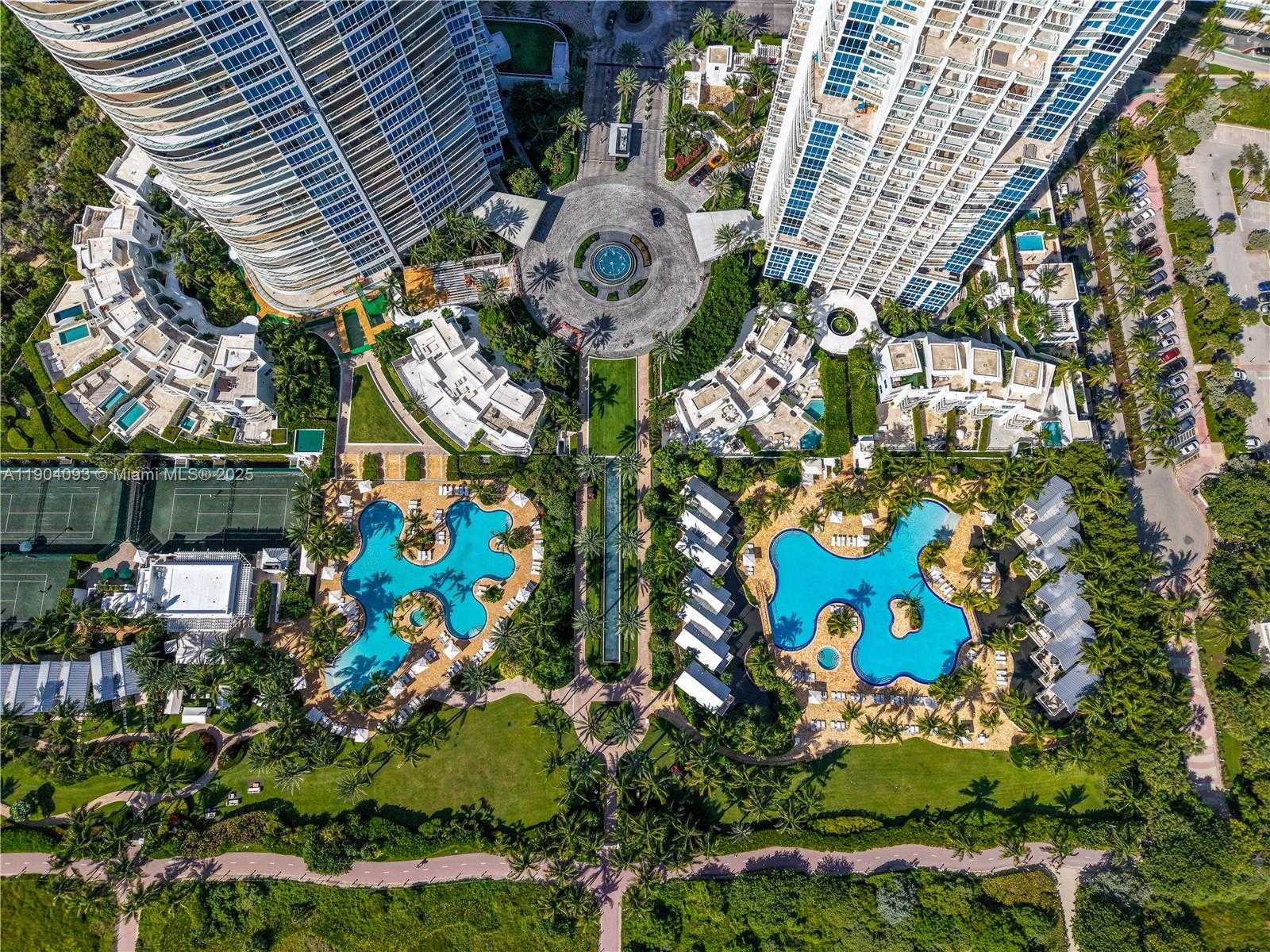 Small Image of 100 SOUTH POINTE DR #909, Miami Beach Number 32