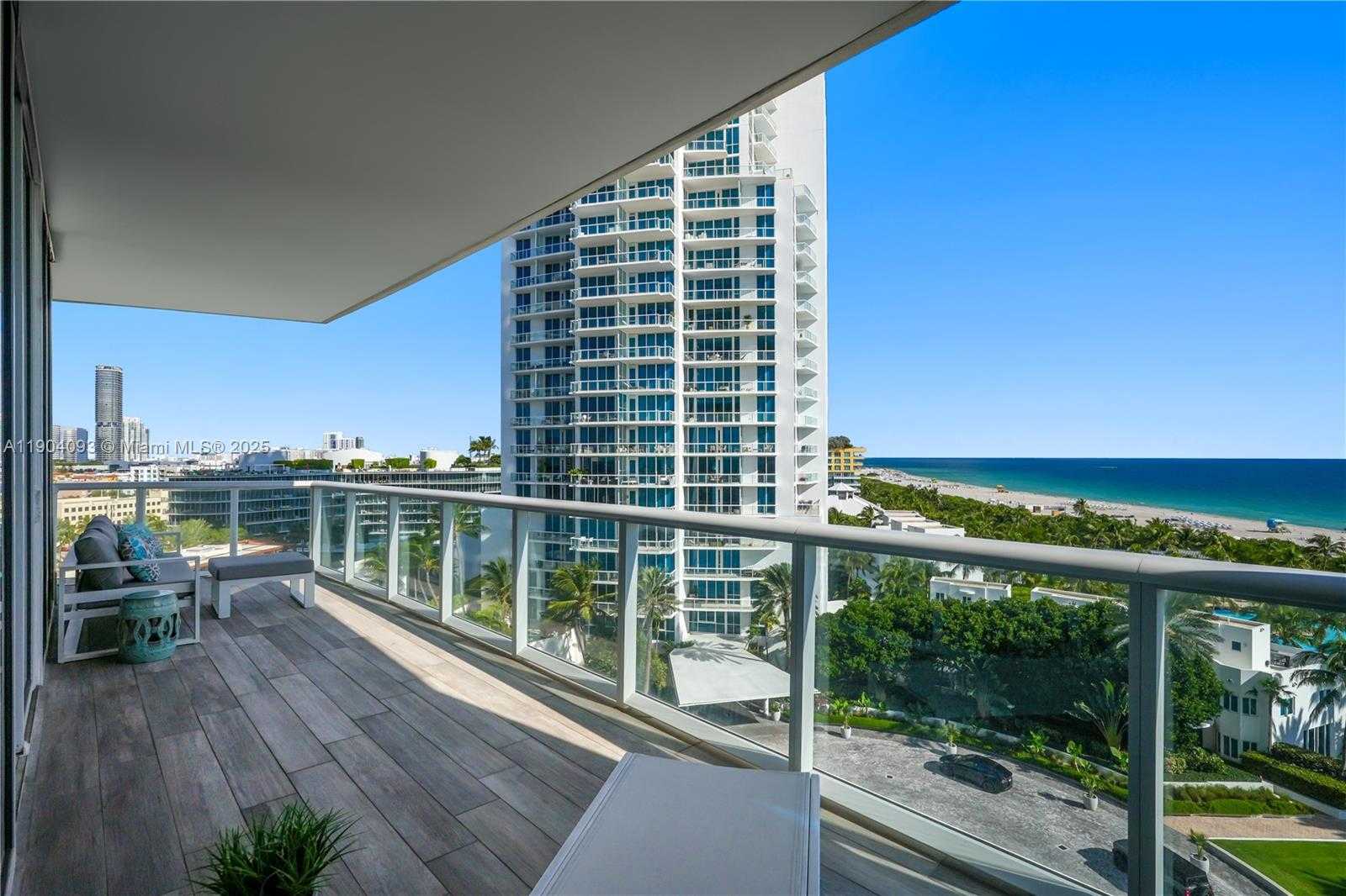 Small Image of 100 SOUTH POINTE DR #909, Miami Beach Number 7