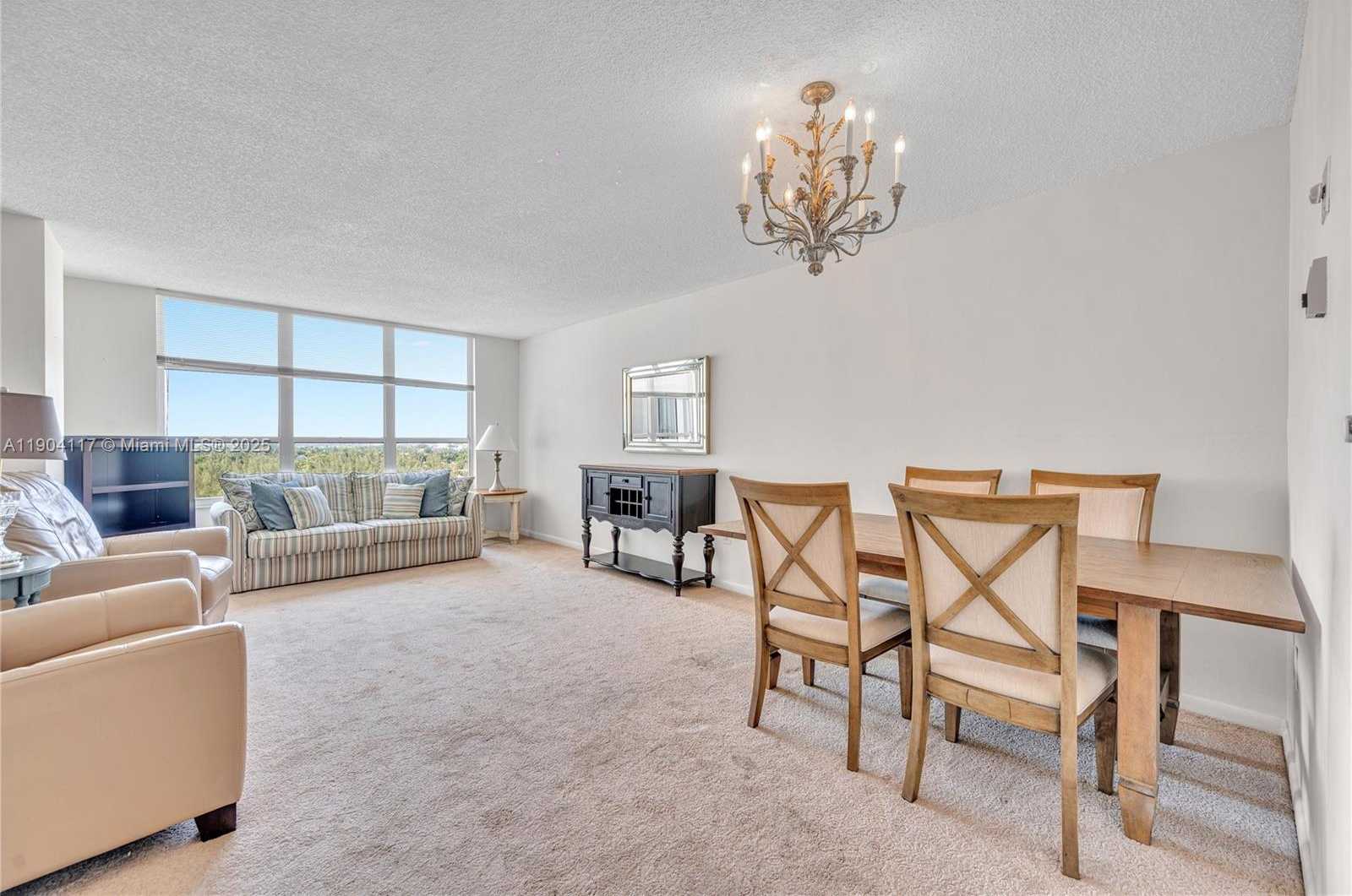 Small Image of 4101 PINE TREE DR #707, Miami Beach Number 3