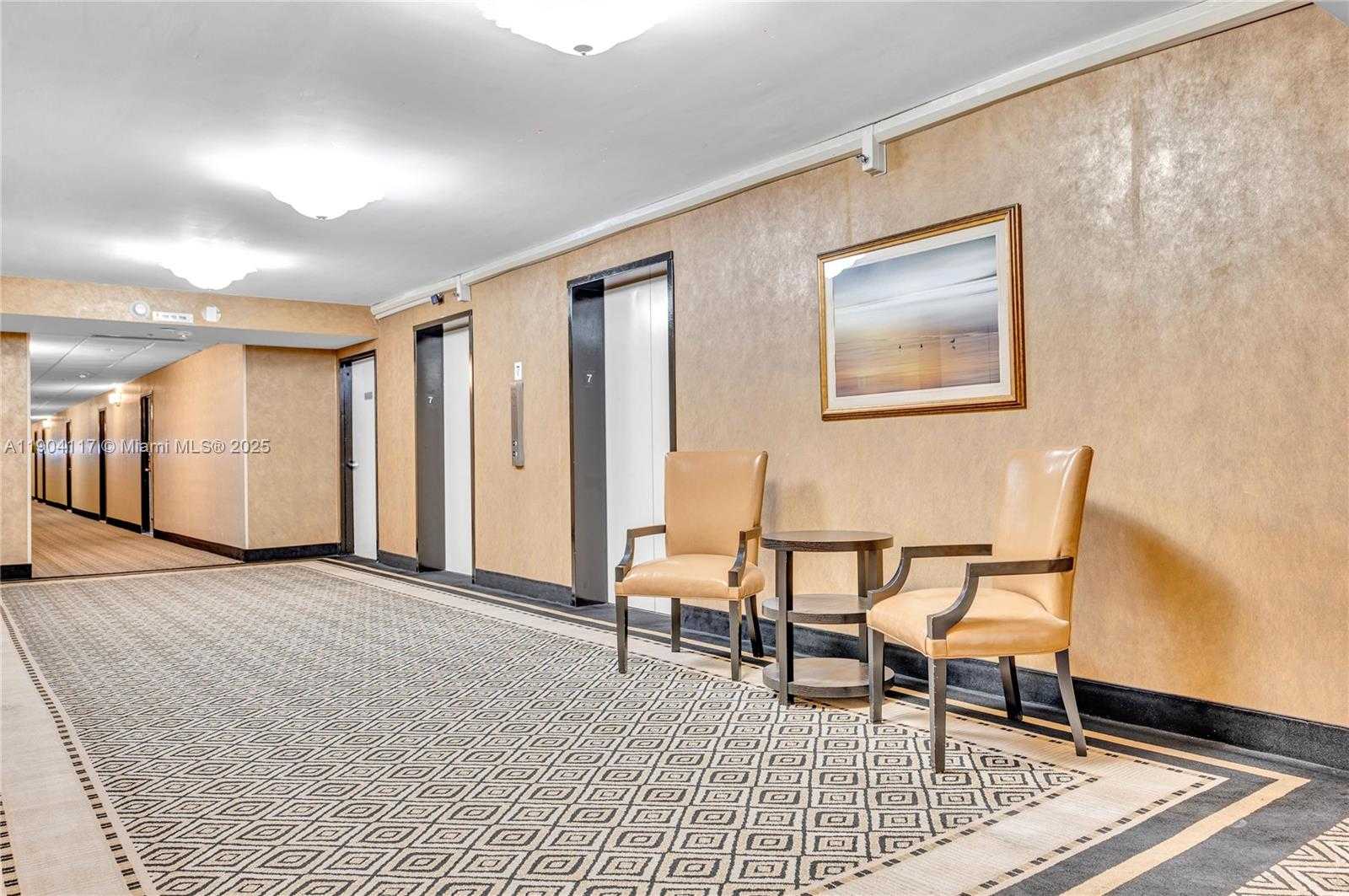 Small Image of 4101 PINE TREE DR #707, Miami Beach Number 40