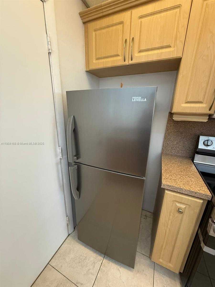 Small Image of 3660 NORTH EAST 166TH ST #805, North Miami Beach Number 4