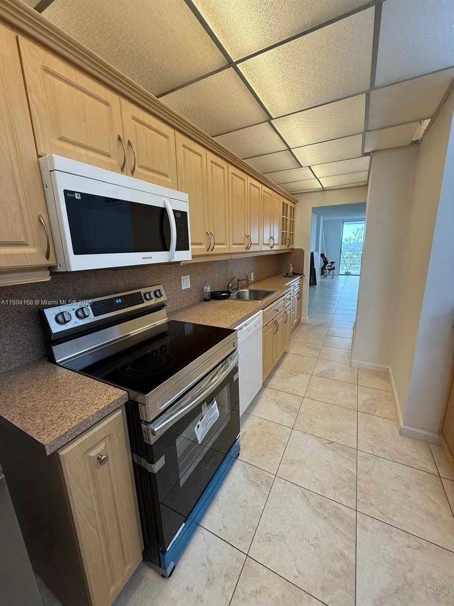 Small Image of 3660 NORTH EAST 166TH ST #805, North Miami Beach Number 5