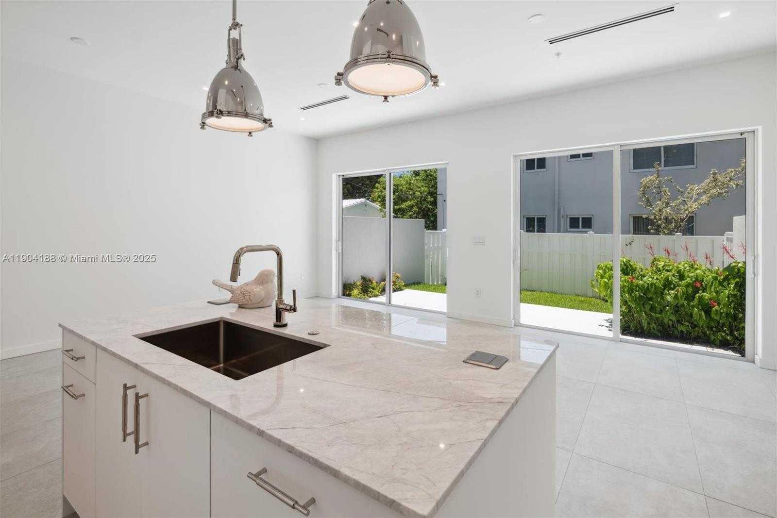 Small Image of 554 NORTH RIVERSIDE DR #B, Pompano Beach Number 17
