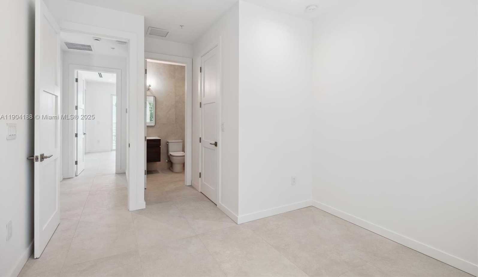 Small Image of 554 NORTH RIVERSIDE DR #B, Pompano Beach Number 31