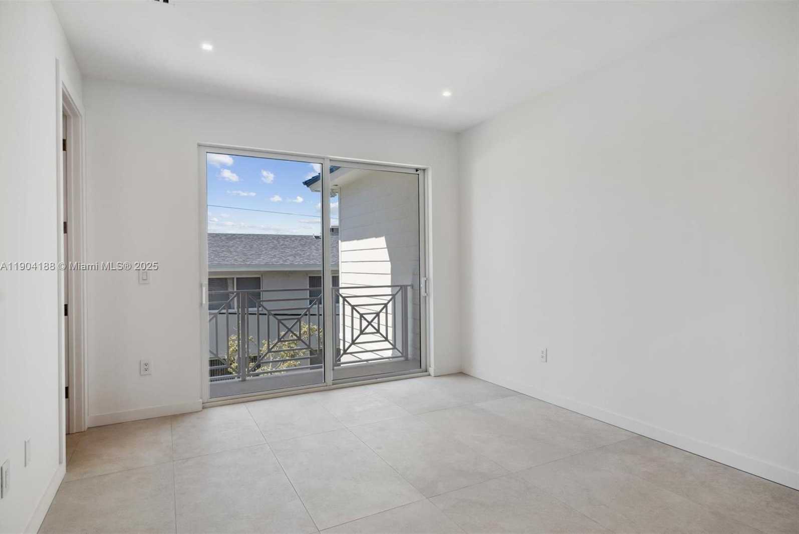 Small Image of 554 NORTH RIVERSIDE DR #B, Pompano Beach Number 36