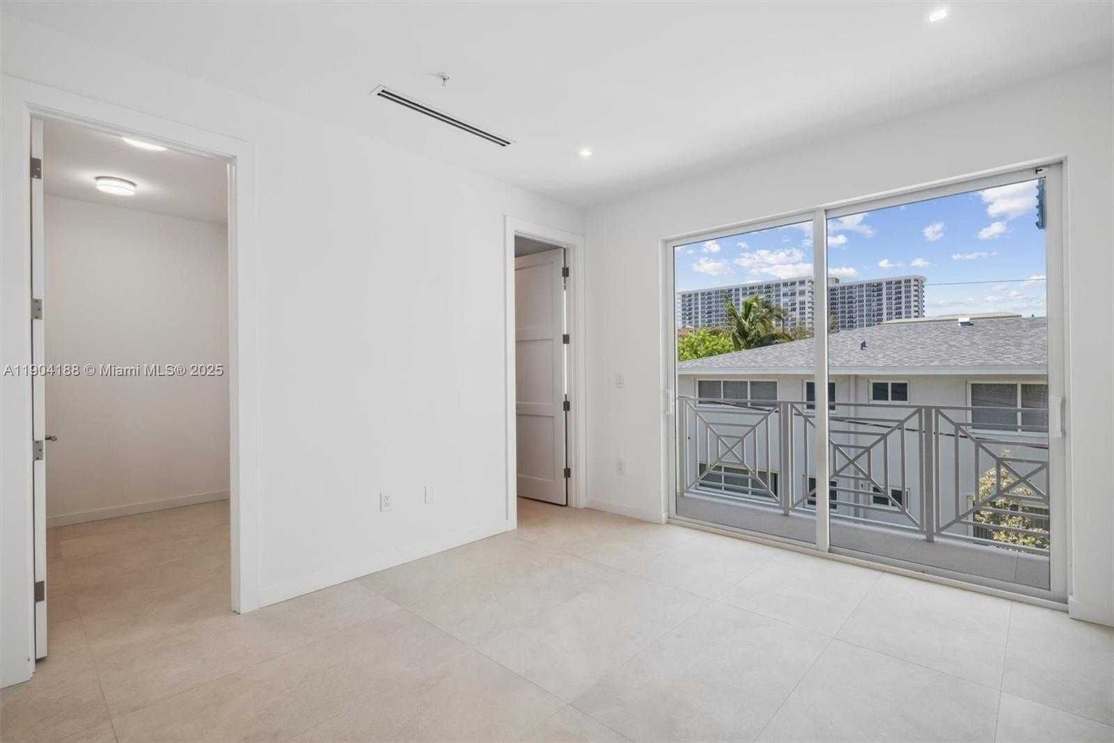 Small Image of 554 NORTH RIVERSIDE DR #B, Pompano Beach Number 38