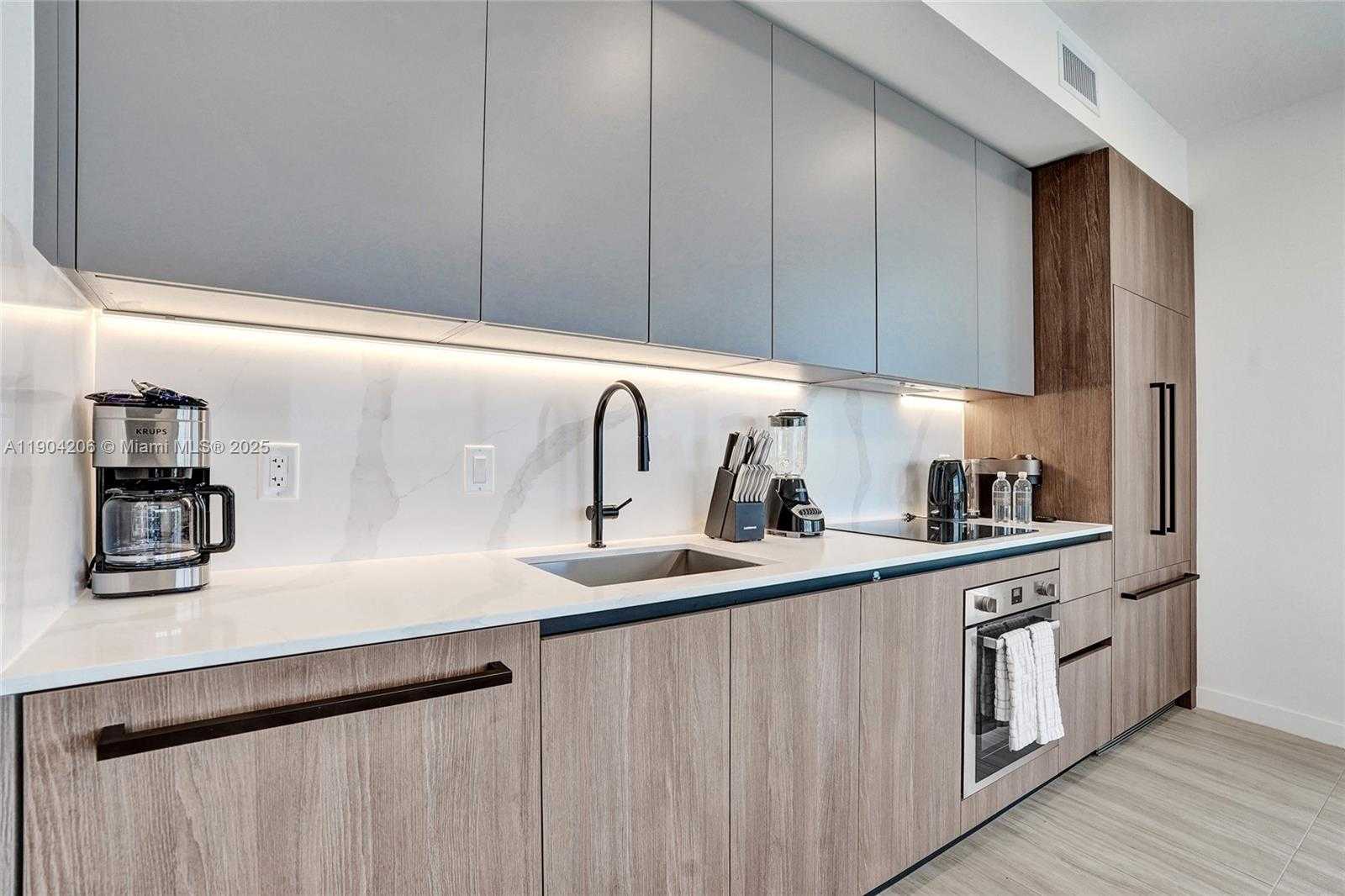 Small Image of 580 72ND ST #810, Miami Beach Number 4