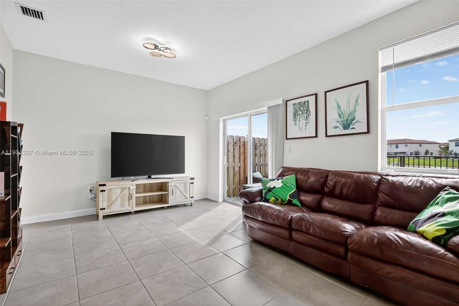 Small Image of 12936 NORTH WEST 22ND PL, Miami Number 15