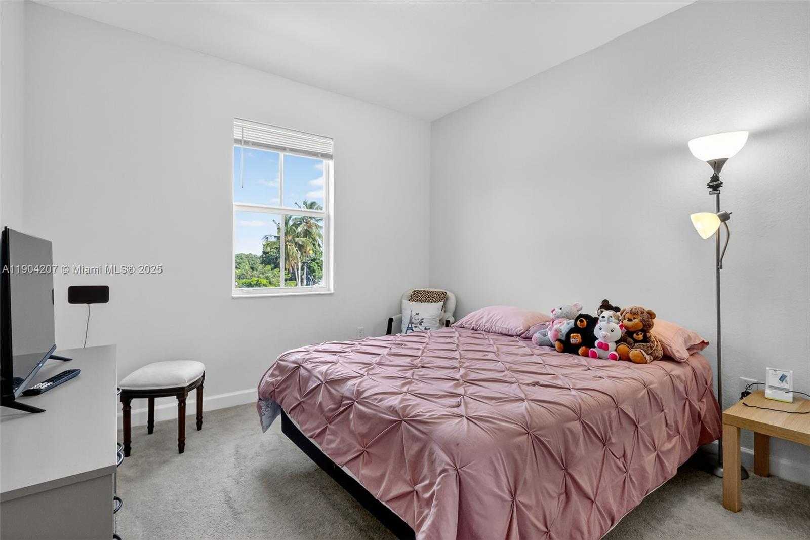 Small Image of 12936 NORTH WEST 22ND PL, Miami Number 35