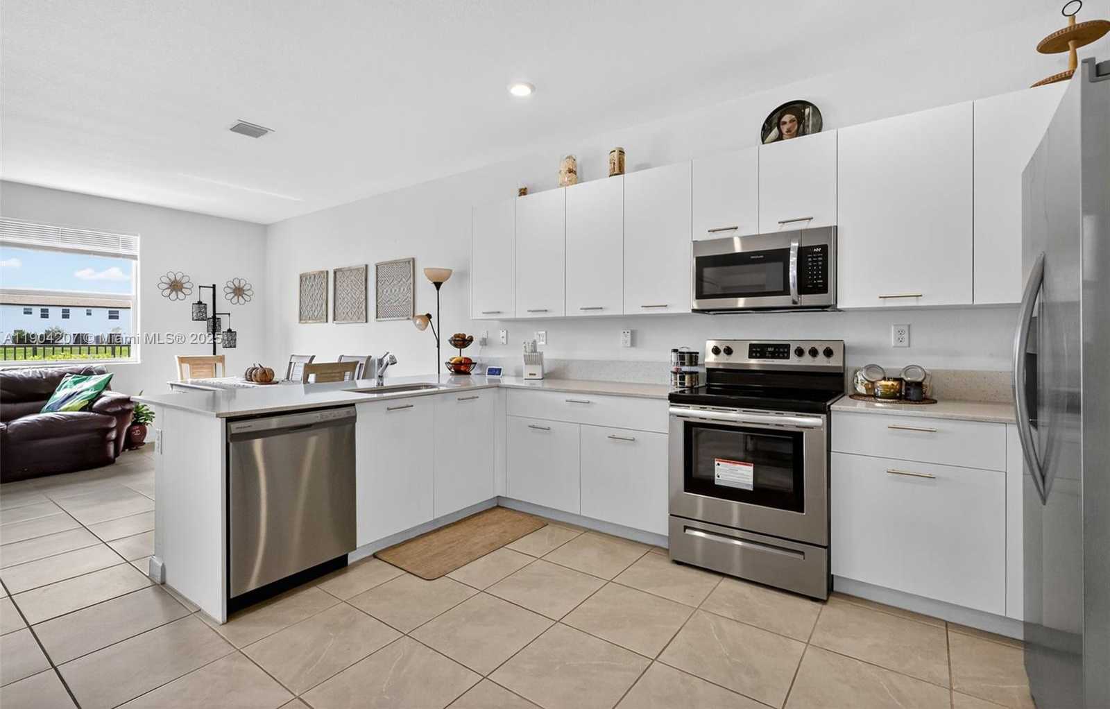 Small Image of 12936 NORTH WEST 22ND PL, Miami Number 8