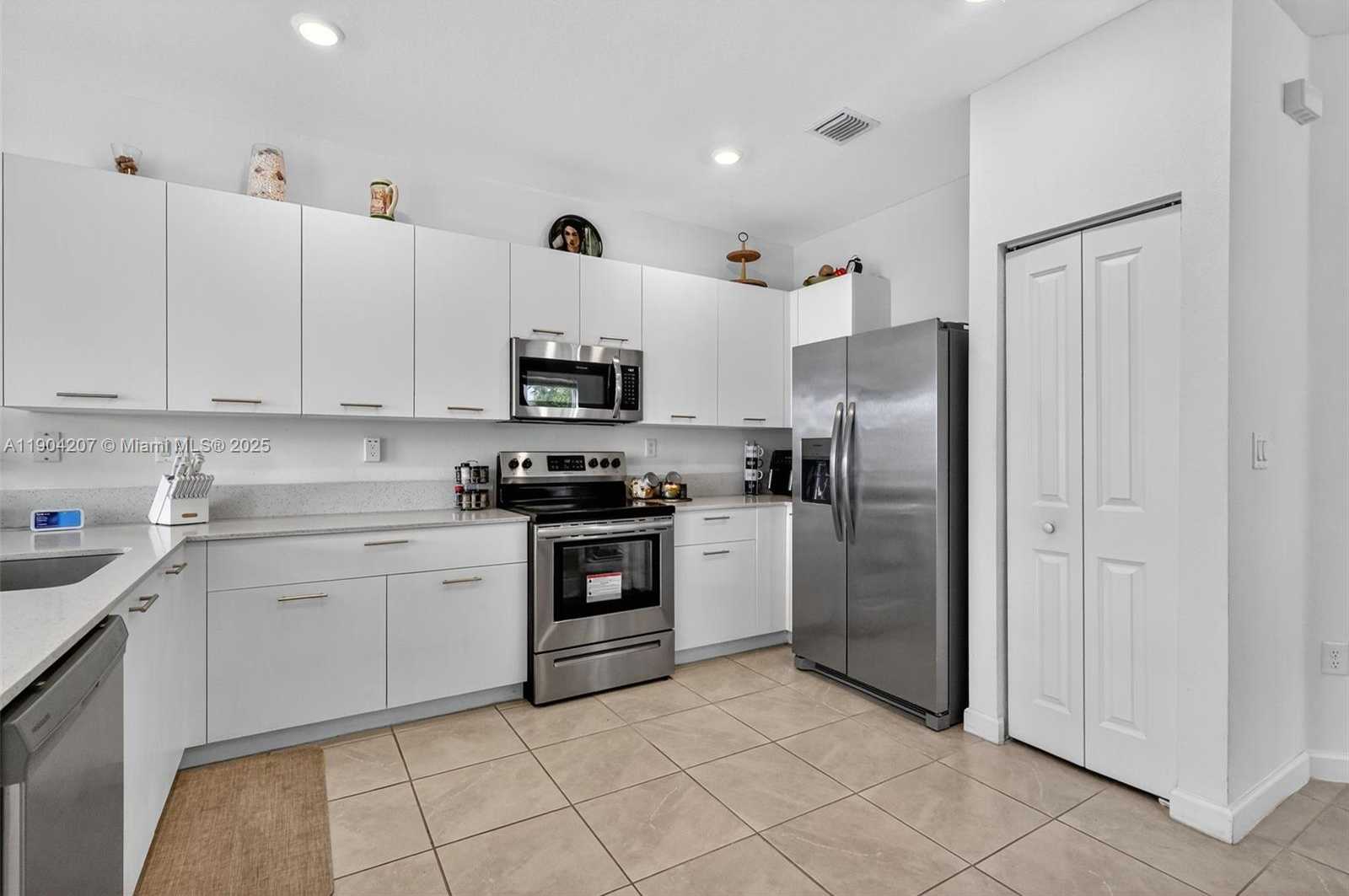 Small Image of 12936 NORTH WEST 22ND PL, Miami Number 9