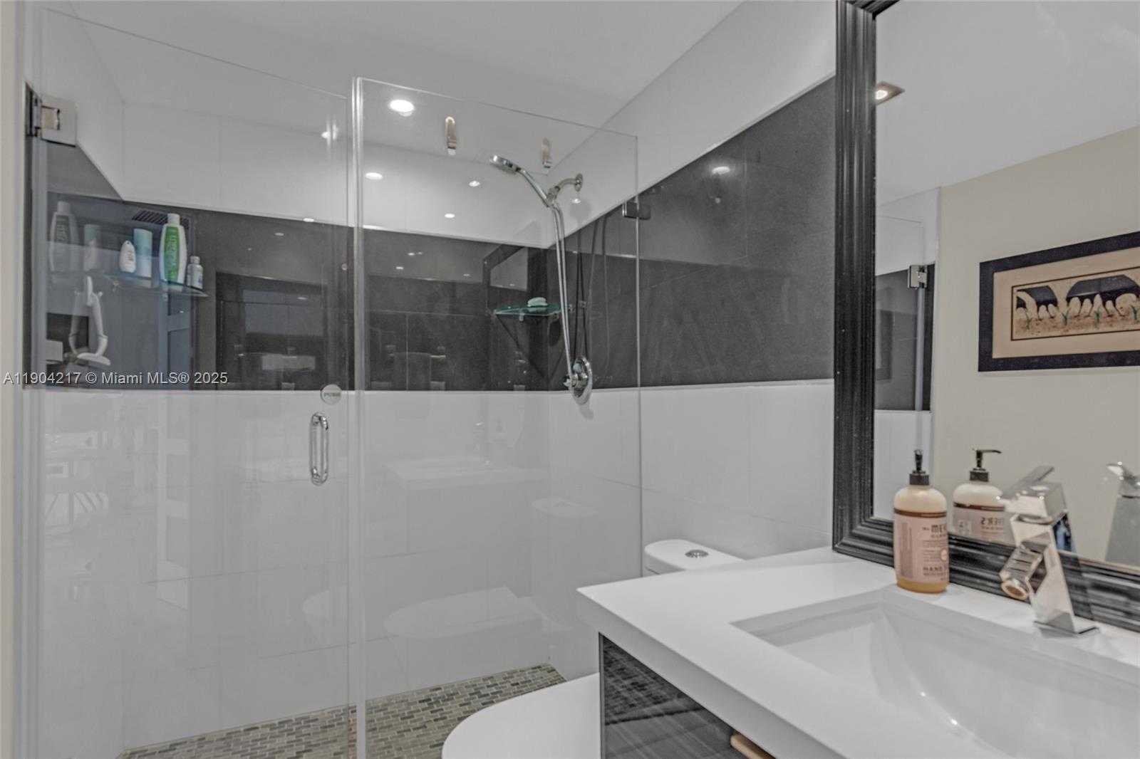 Small Image of 1950 SOUTH OCEAN DR #22N, Hallandale Beach Number 25