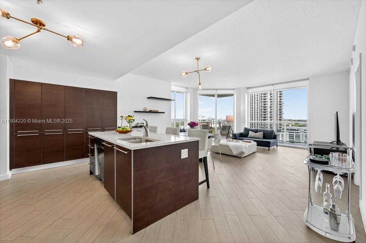Small Image of 1900 NORTH BAYSHORE DR #1518, Miami Number 12