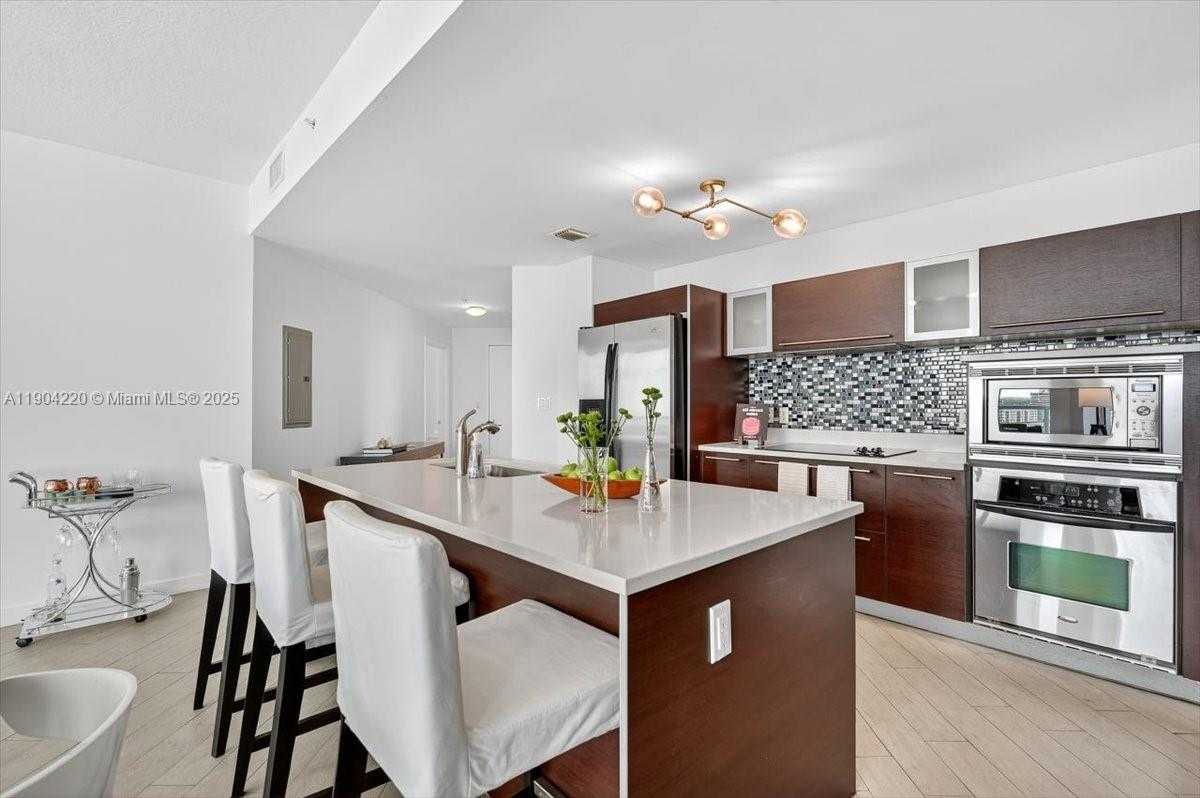 Small Image of 1900 NORTH BAYSHORE DR #1518, Miami Number 14