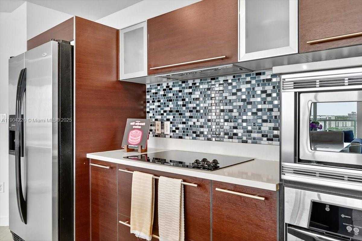 Small Image of 1900 NORTH BAYSHORE DR #1518, Miami Number 15