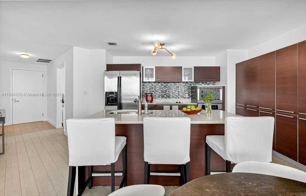 Small Image of 1900 NORTH BAYSHORE DR #1518, Miami Number 17