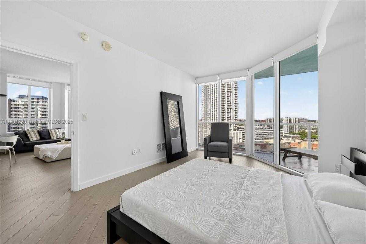 Small Image of 1900 NORTH BAYSHORE DR #1518, Miami Number 25