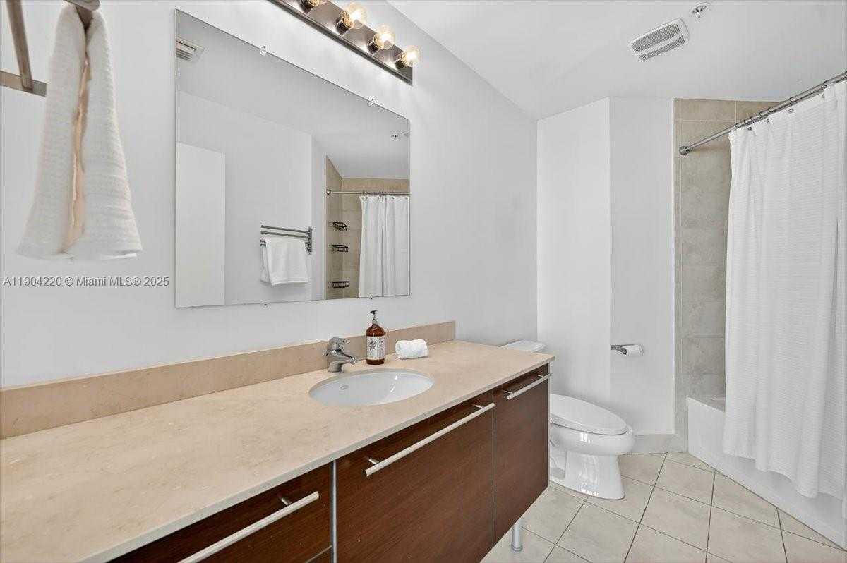 Small Image of 1900 NORTH BAYSHORE DR #1518, Miami Number 26