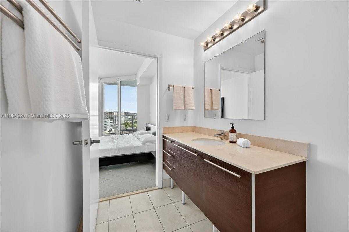 Small Image of 1900 NORTH BAYSHORE DR #1518, Miami Number 27