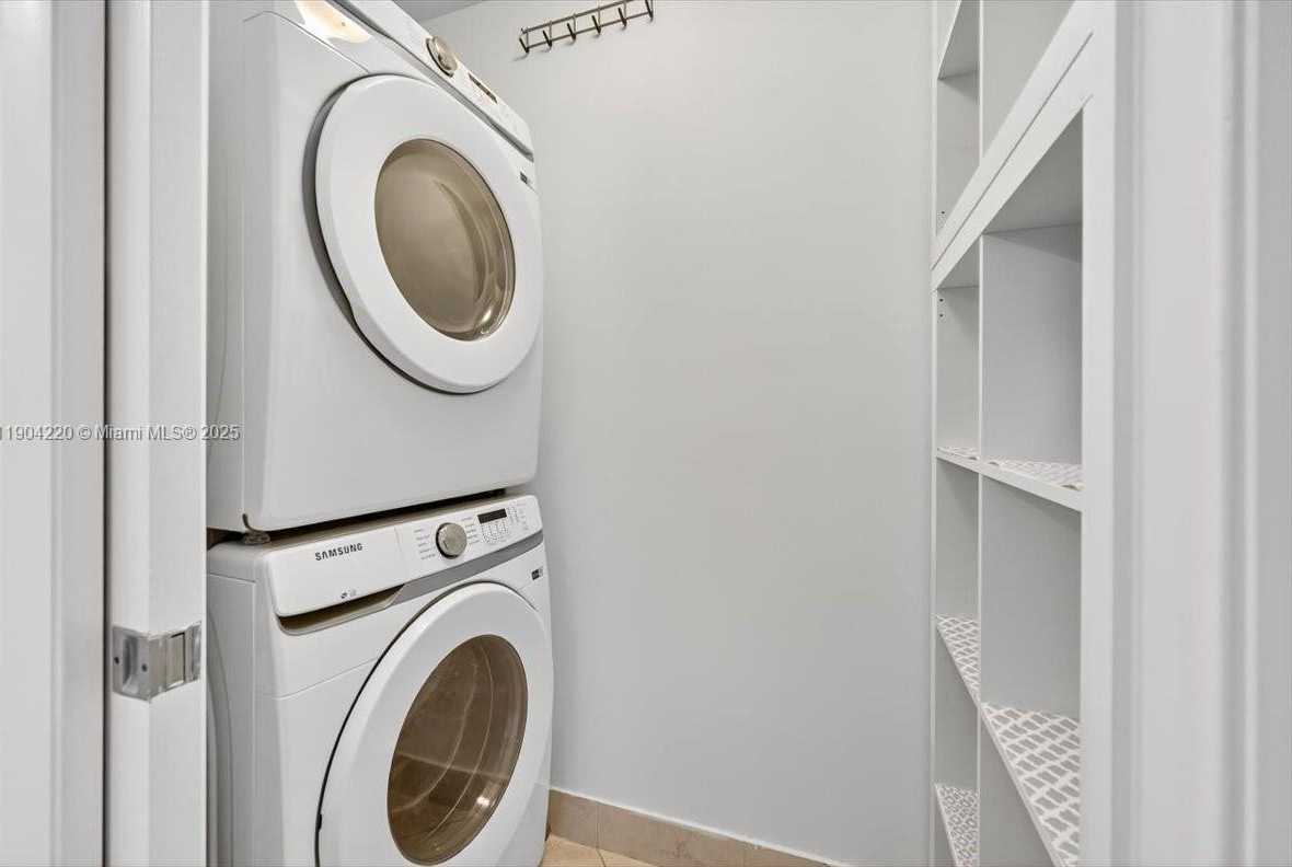 Small Image of 1900 NORTH BAYSHORE DR #1518, Miami Number 9