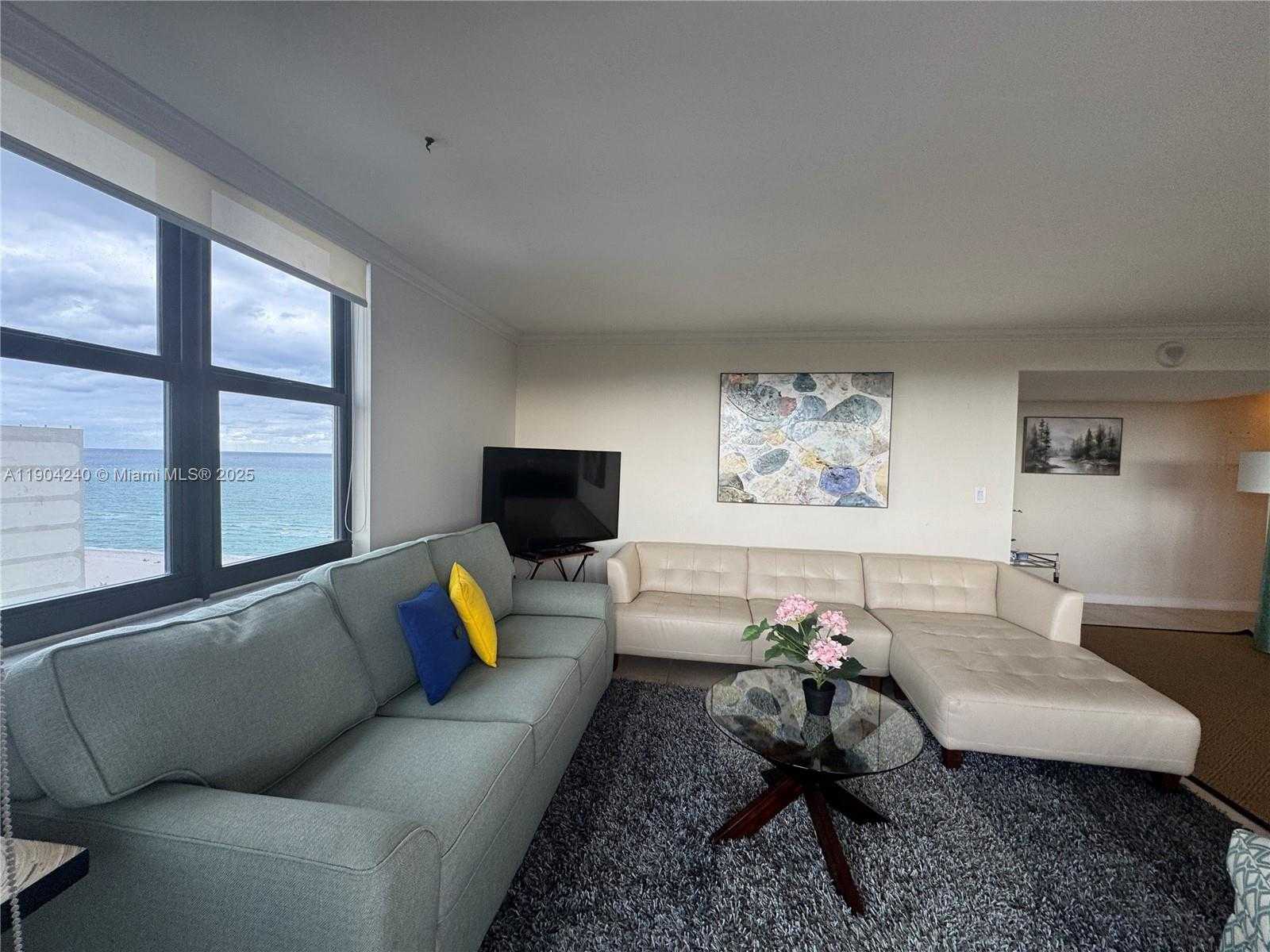 Small Image of 2555 COLLINS AVE #2002, Miami Beach Number 10