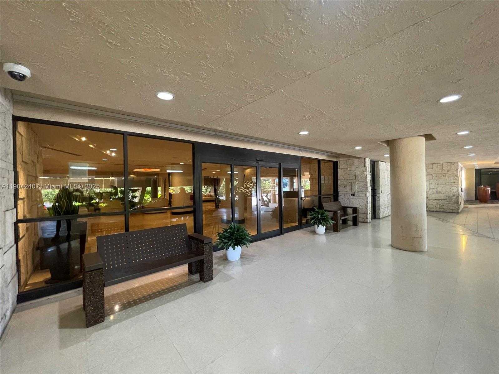 Small Image of 2555 COLLINS AVE #2002, Miami Beach Number 48