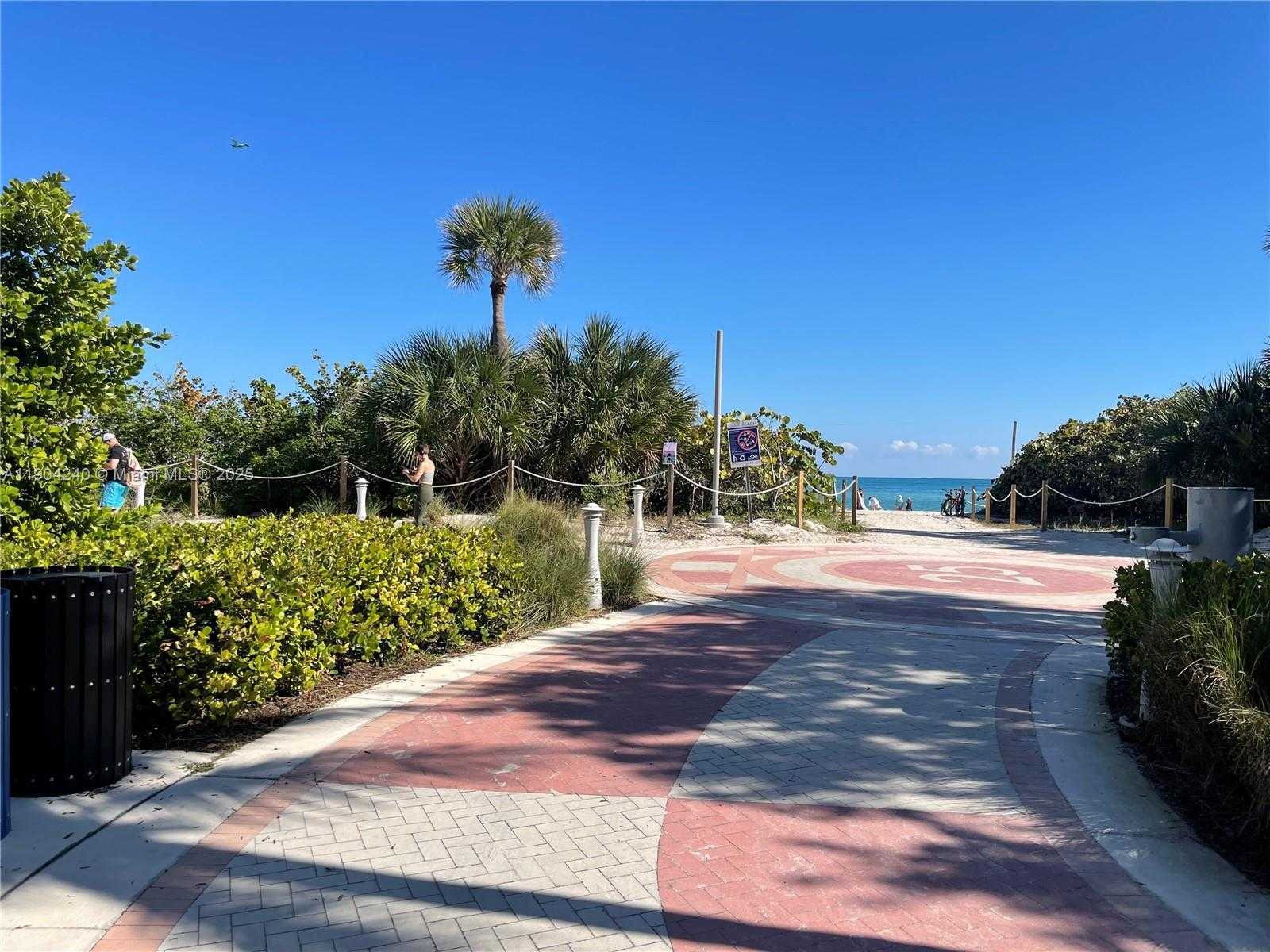 Small Image of 2555 COLLINS AVE #2002, Miami Beach Number 52