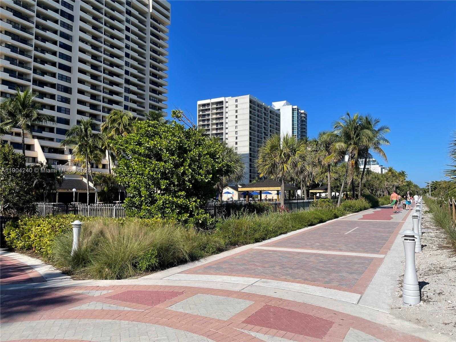 Small Image of 2555 COLLINS AVE #2002, Miami Beach Number 54