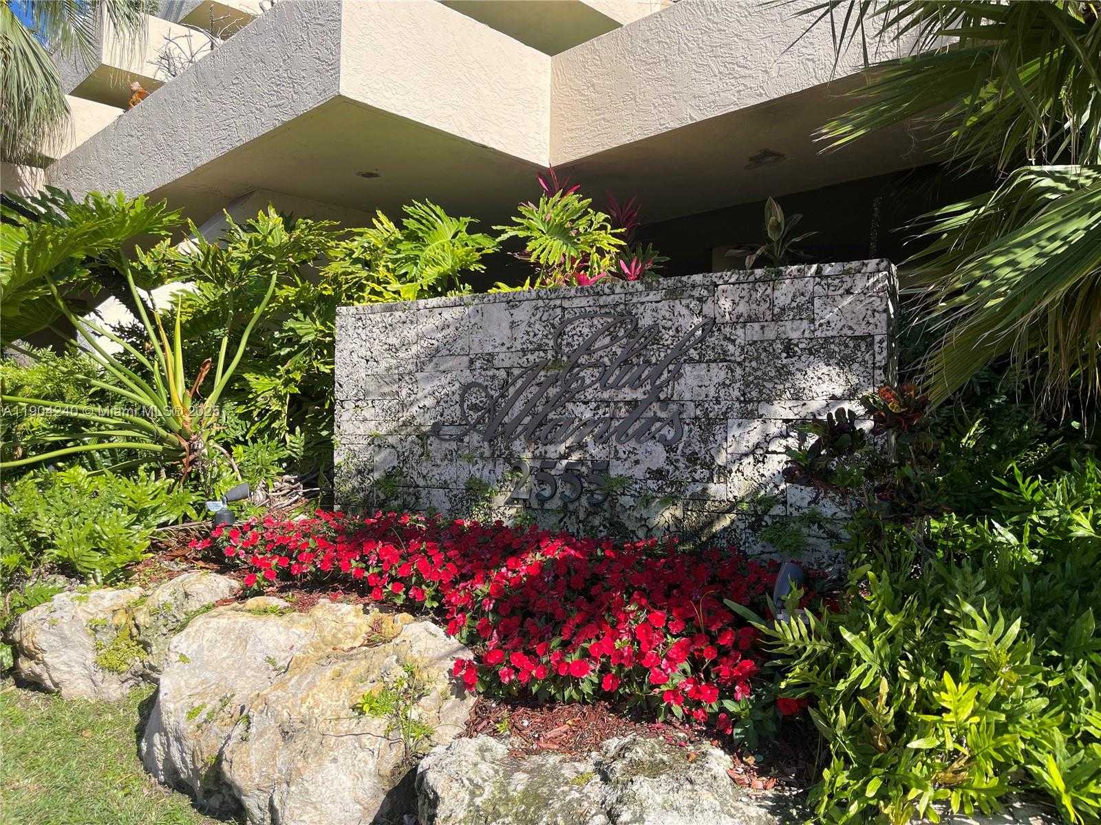 Small Image of 2555 COLLINS AVE #2002, Miami Beach Number 59