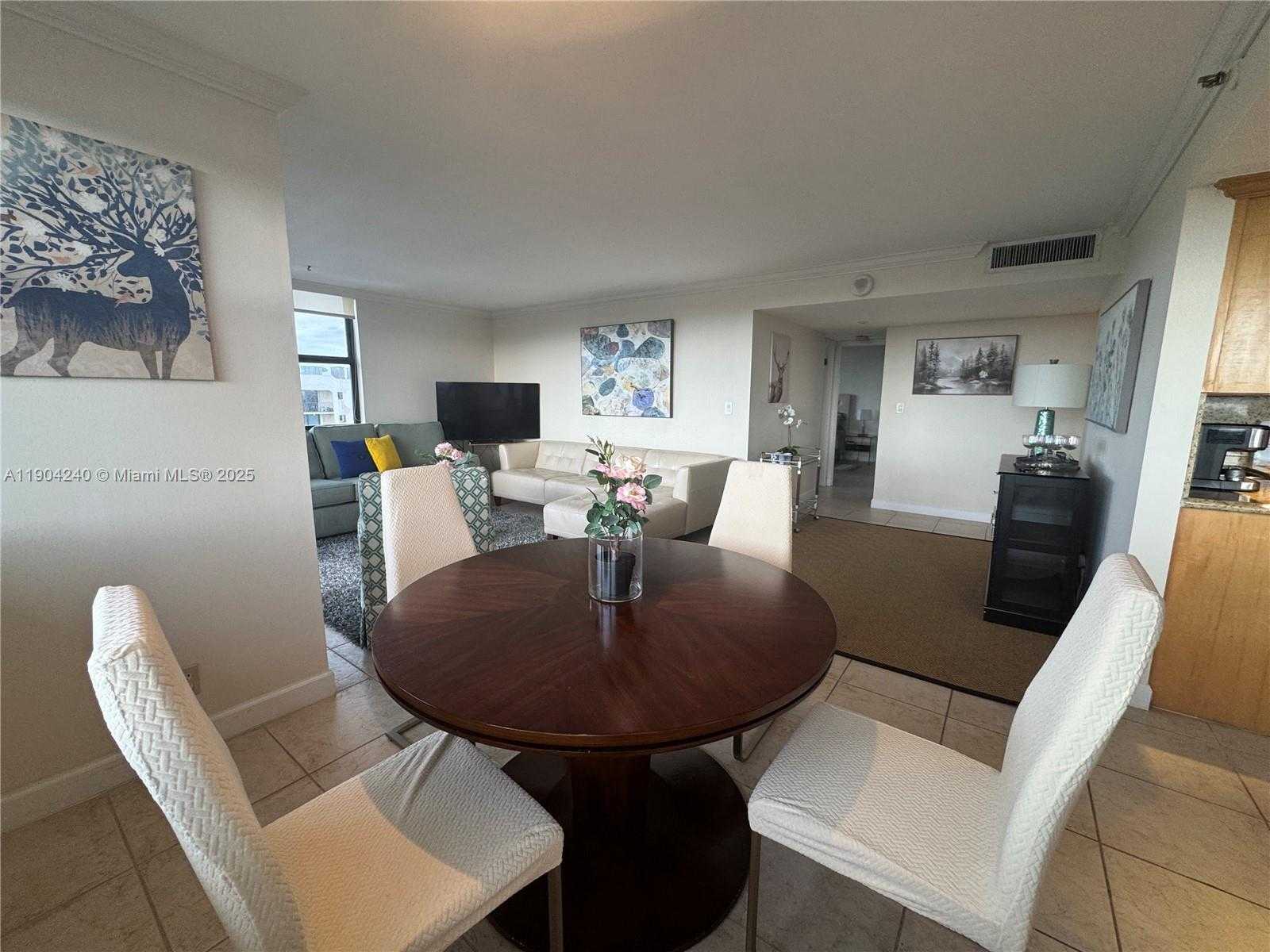 Small Image of 2555 COLLINS AVE #2002, Miami Beach Number 6